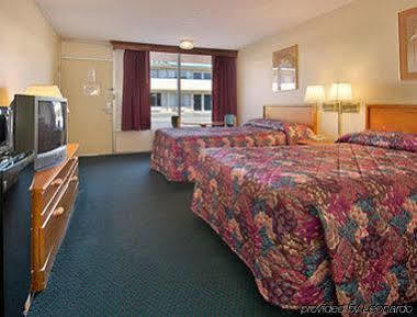 Super 8 By Wyndham Oklahoma/Frontier City Едмънд Екстериор снимка